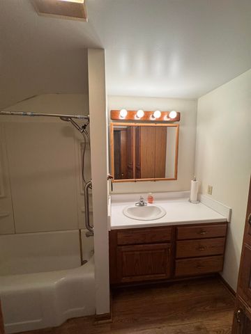 16751 172nd Rd, Winfield, KS 67156