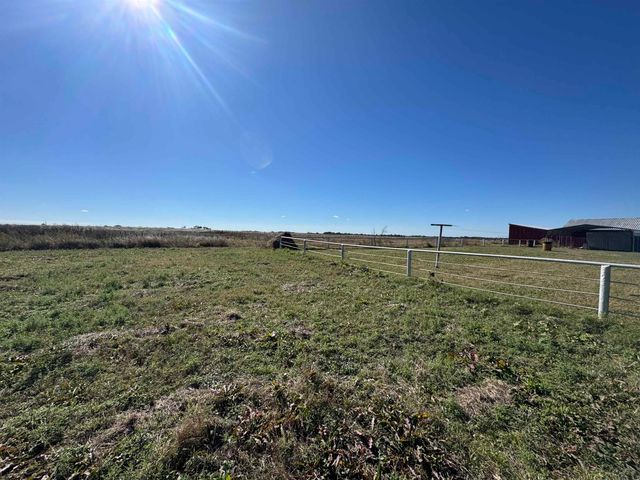 16751 172nd Rd, Winfield, KS 67156