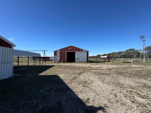 16751 172nd Rd, Winfield, KS 67156