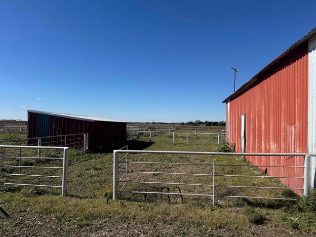 16751 172nd Rd, Winfield, KS 67156