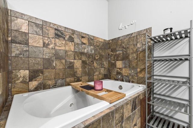 236 ZENITH Drive, Council Bluffs, IA 51503