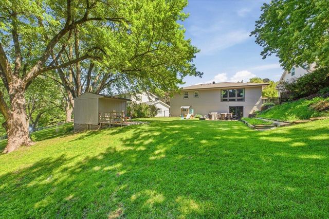 236 ZENITH Drive, Council Bluffs, IA 51503