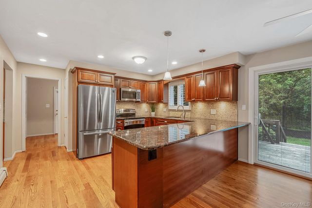 3 Liberty Lane, Miller Place, NY 11764