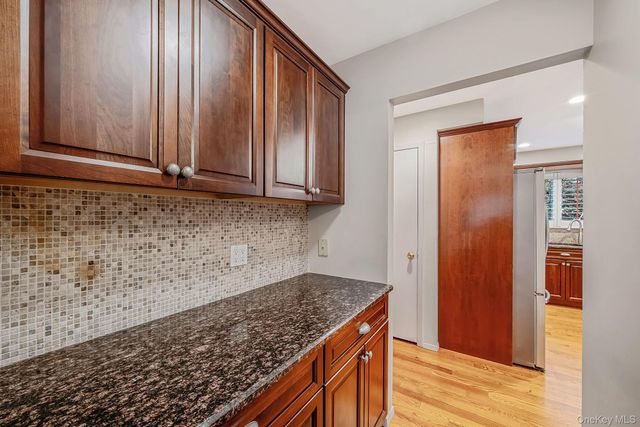3 Liberty Lane, Miller Place, NY 11764