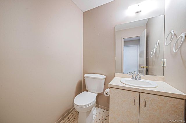 3 Liberty Lane, Miller Place, NY 11764