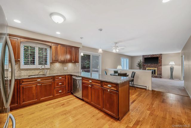 3 Liberty Lane, Miller Place, NY 11764