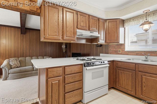 13137 Brierstone Drive, Sterling Heights, MI 48312