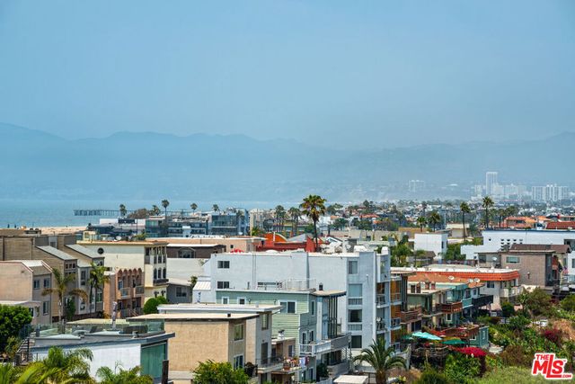 7742 Redlands Street D3043, Los Angeles, CA 90293