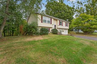 105 Hawks Nest Circle, Middletown, CT 06457