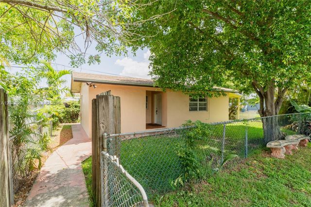 9265 SW 38th St, Miami, FL 33165