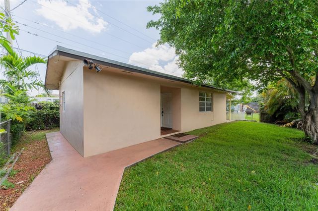 9265 SW 38th St, Miami, FL 33165