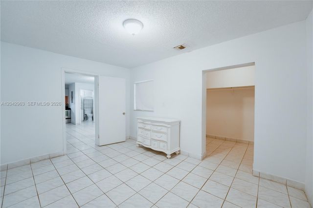 9265 SW 38th St, Miami, FL 33165