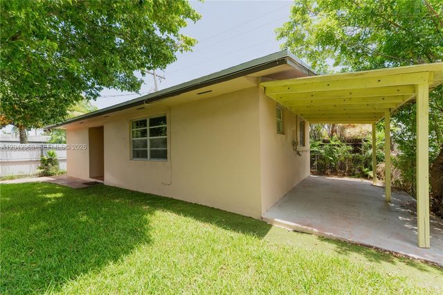 9265 SW 38th St, Miami, FL 33165