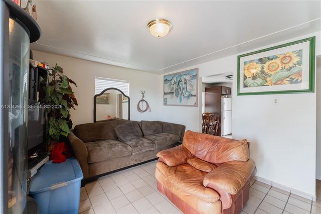 9265 SW 38th St, Miami, FL 33165