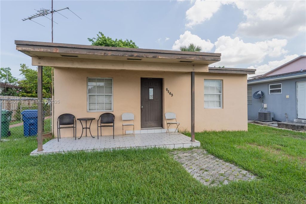 9265 SW 38th St, Miami, FL 33165