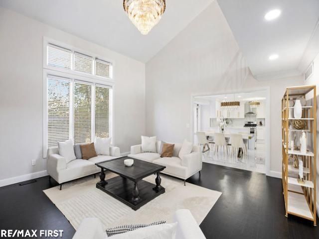 18765 Riverside Glen Road, Macomb, MI 48044