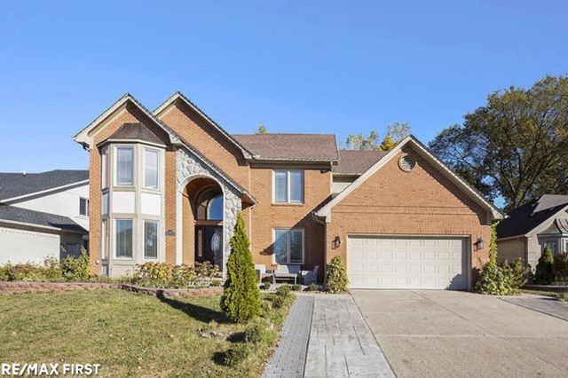 18765 Riverside Glen Road, Macomb, MI 48044