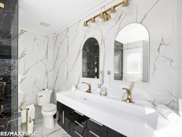 18765 Riverside Glen Road, Macomb, MI 48044