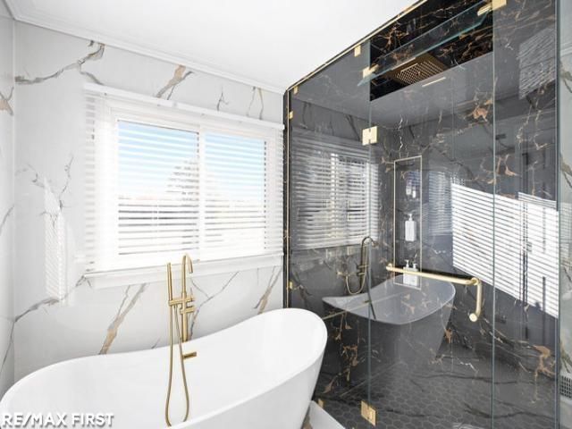 18765 Riverside Glen Road, Macomb, MI 48044