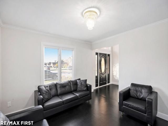 18765 Riverside Glen Road, Macomb, MI 48044