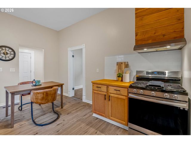 648 Se 20TH Ave, Portland, OR 97214