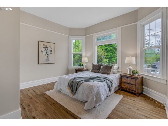 648 Se 20TH Ave, Portland, OR 97214