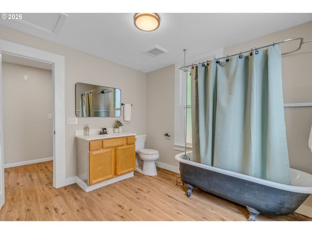 648 Se 20TH Ave, Portland, OR 97214