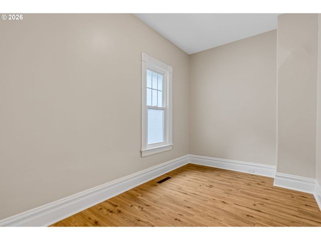 648 Se 20TH Ave, Portland, OR 97214