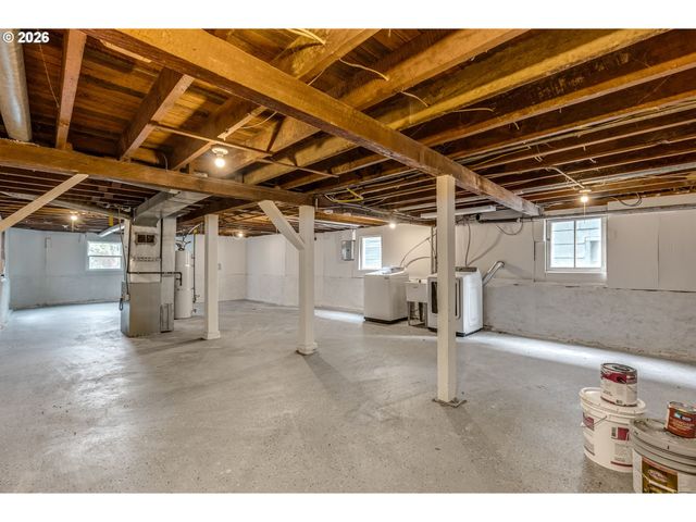 648 Se 20TH Ave, Portland, OR 97214