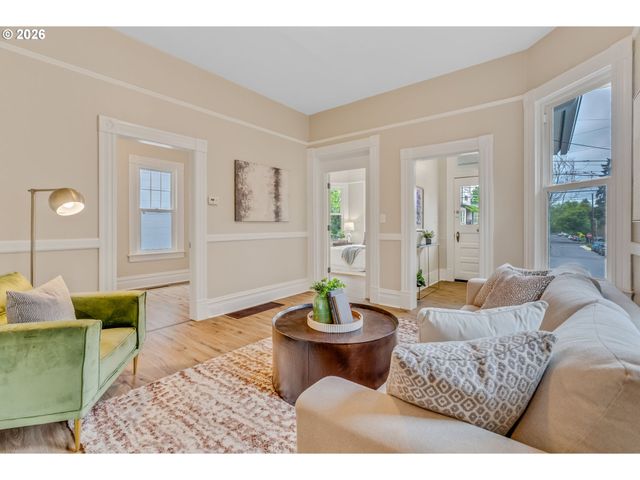 648 Se 20TH Ave, Portland, OR 97214