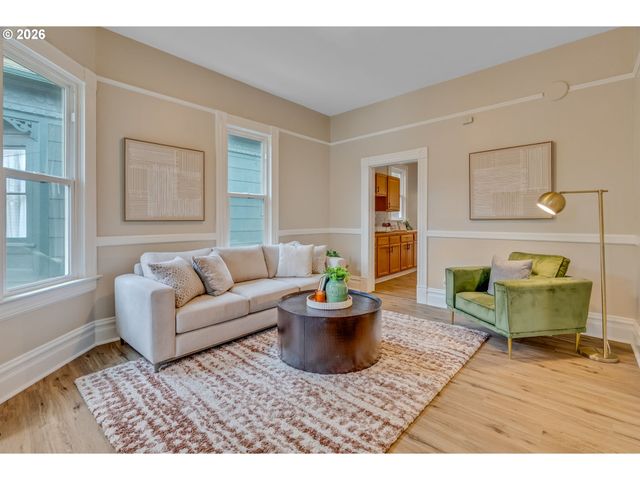 648 Se 20TH Ave, Portland, OR 97214