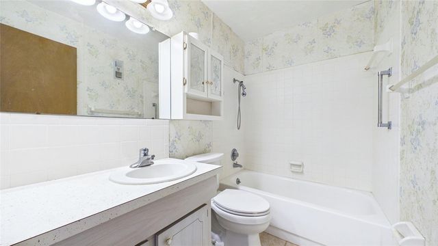 6025 SHORE BOULEVARD S 303, Gulfport, FL 33707