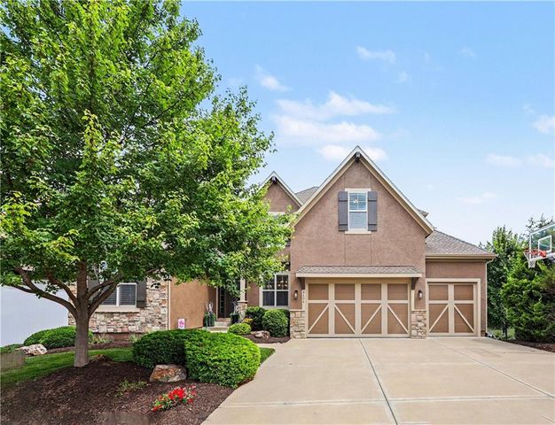 9404 W 163rd Place, Overland Park, KS 66085