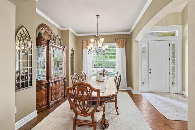 9404 W 163rd Place, Overland Park, KS 66085