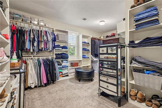 9404 W 163rd Place, Overland Park, KS 66085
