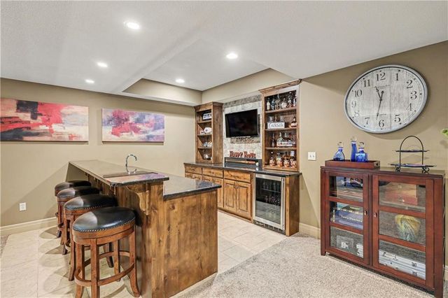 9404 W 163rd Place, Overland Park, KS 66085