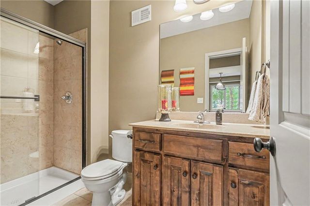 9404 W 163rd Place, Overland Park, KS 66085