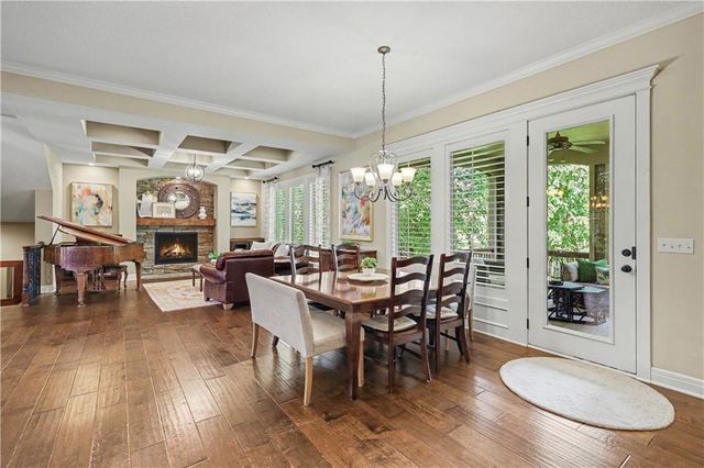9404 W 163rd Place, Overland Park, KS 66085