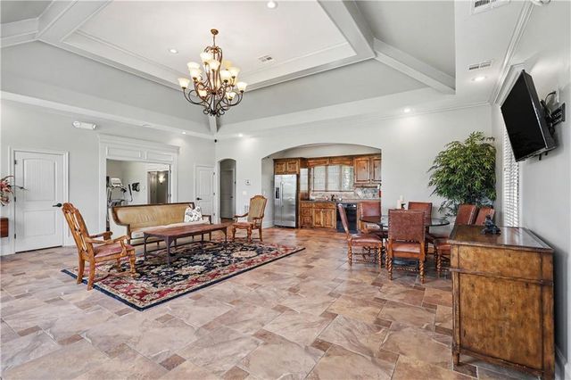 9404 W 163rd Place, Overland Park, KS 66085