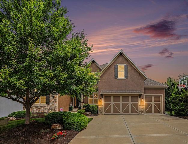 9404 W 163rd Place, Overland Park, KS 66085