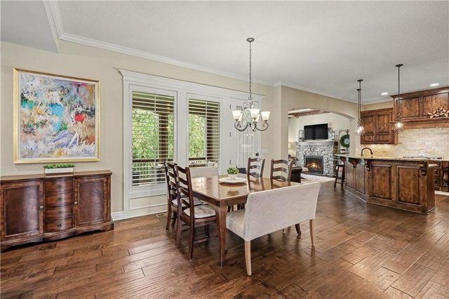 9404 W 163rd Place, Overland Park, KS 66085
