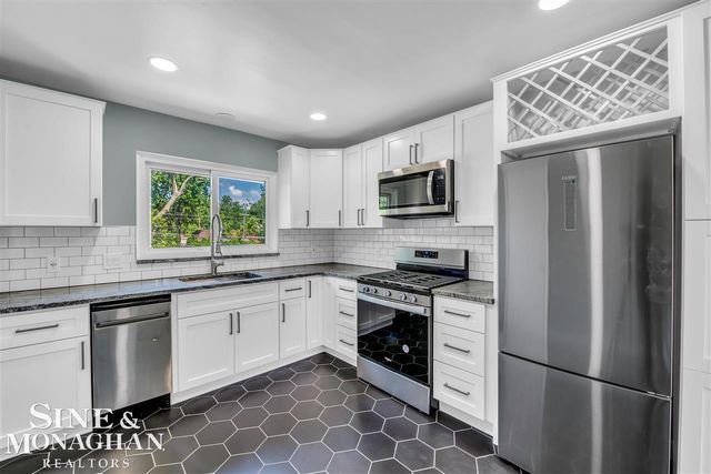 796-798 Harcourt Road, Grosse Pointe Park, MI 48230