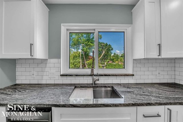 796-798 Harcourt Road, Grosse Pointe Park, MI 48230