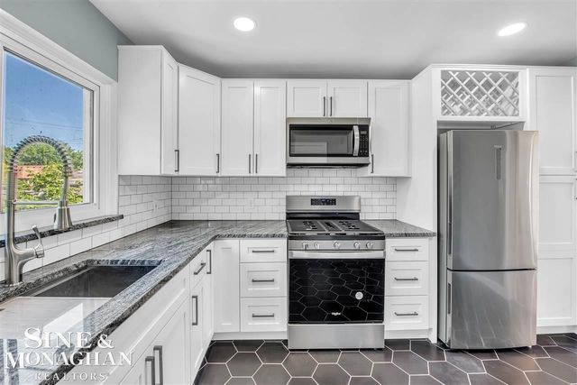 796-798 Harcourt Road, Grosse Pointe Park, MI 48230