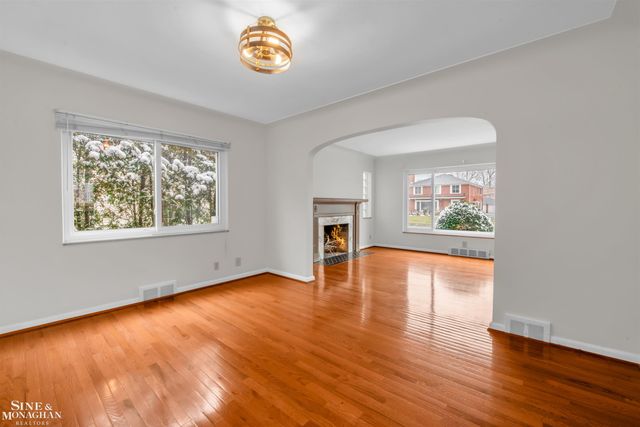 796-798 Harcourt Road, Grosse Pointe Park, MI 48230