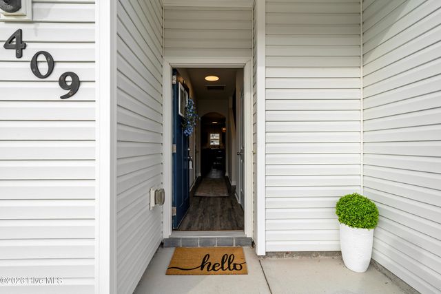 409 Vandemere Court, Holly Ridge, NC 28445