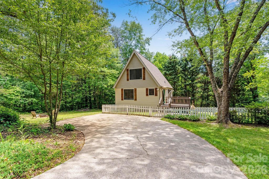 8347 Cedar Circle, Connelly Springs, NC 28612