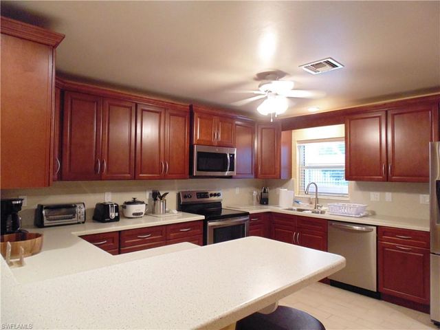1120 SE 33 TER, Cape Coral, FL 33904
