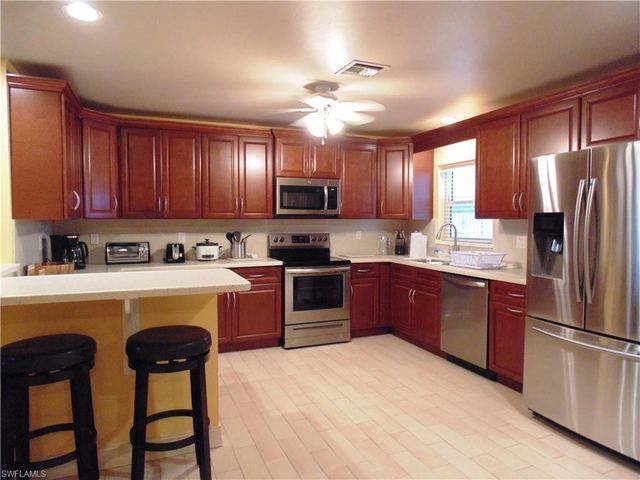 1120 SE 33 TER, Cape Coral, FL 33904