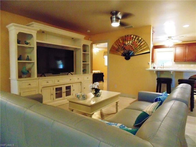 1120 SE 33 TER, Cape Coral, FL 33904